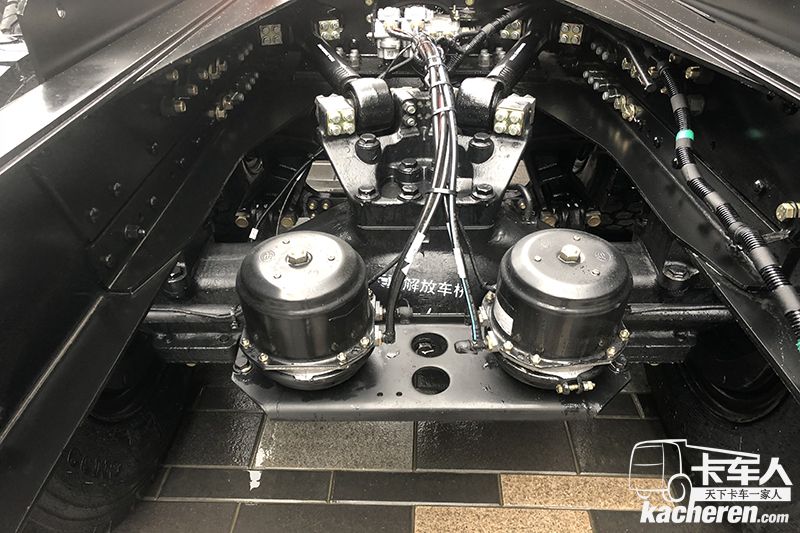 解放新J6P 500馬力 8×4自卸車