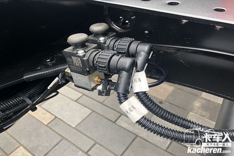 解放新J6P 500馬力 8×4自卸車