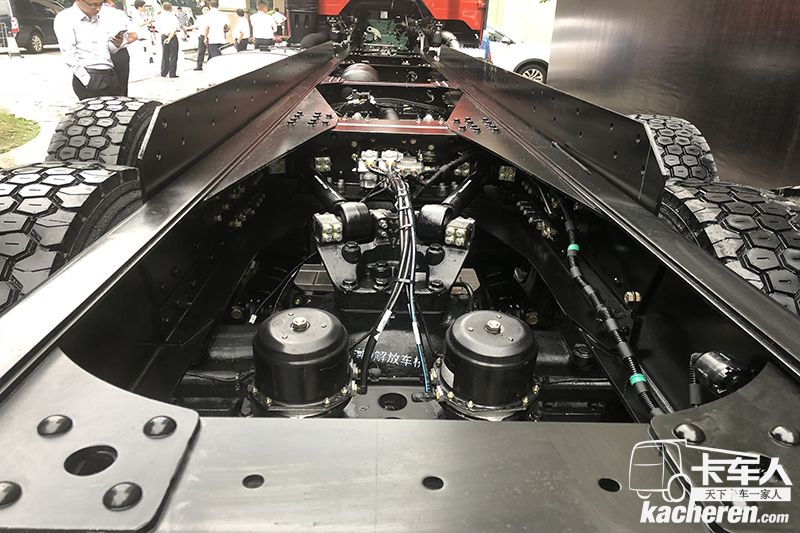 解放新J6P 500馬力 8×4自卸車