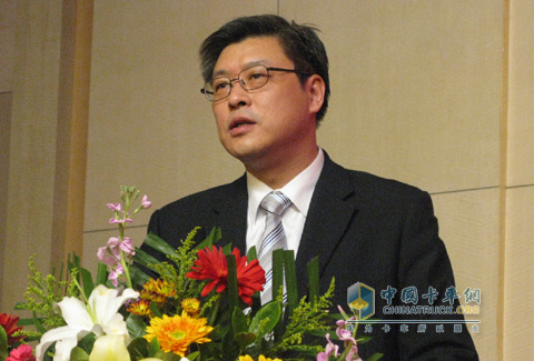 上汽集團(tuán)南京依維柯汽車有限公司副總經(jīng)理、銷售公司總經(jīng)理傅利國