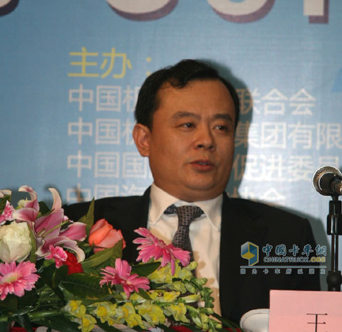 組委會秘書長、貿(mào)促會汽車行業(yè)分會會長王俠