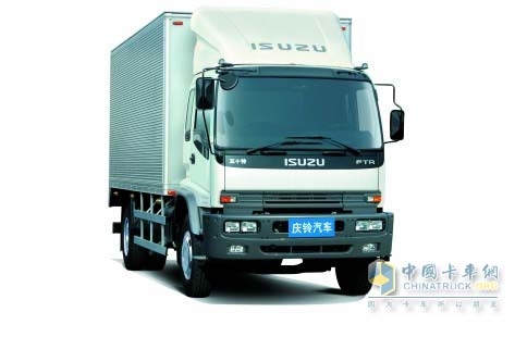 五十鈴?fù)瞥鯢TR中型卡車