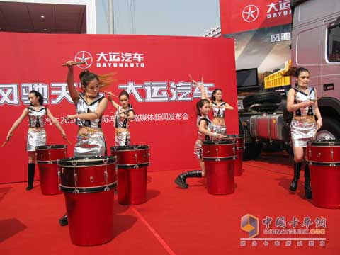 大運汽車寶貝表演