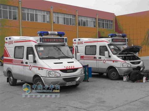 南京依維柯 躍進汽車 輕卡 抗震救災(zāi)