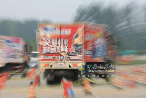 “乘龍汽車(chē)杯”首屆全國(guó)中卡極限挑戰(zhàn)賽鄭州站比賽