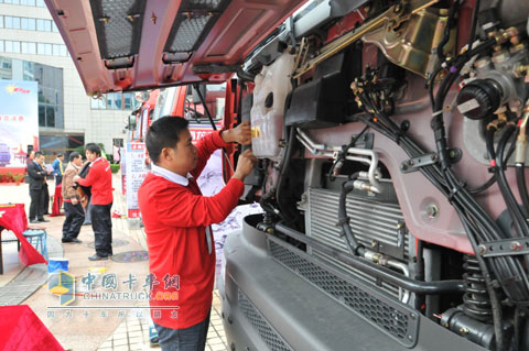 2011東風柳汽服務技能比武大賽現(xiàn)場