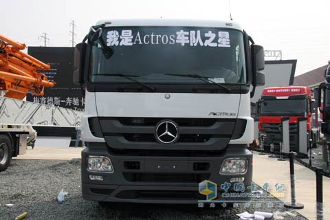 奔馳卡車(chē)車(chē)隊(duì)之星北京車(chē)展