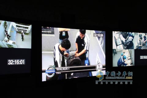 去年VISTA大賽中國北京沃卡隊在澳大利亞舉行的半決賽中正在車間專注地作業(yè)
