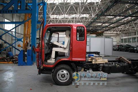 江淮帥鈴Ⅲ一次性通過安全碰撞試驗(yàn)