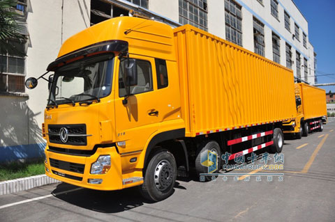 東風(fēng)天龍鐵瓦楞廂式車