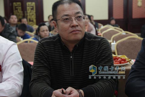 塔里木石油分公司塔西南勘探開發(fā)公司運輸部總經(jīng)理廖慶榮